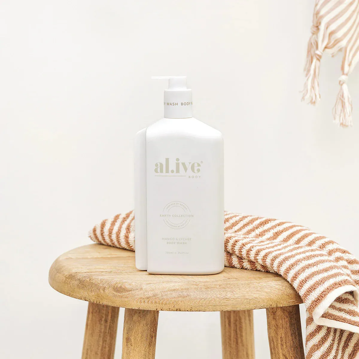 al.ive body Body Wash 750ml - Mango & Lychee