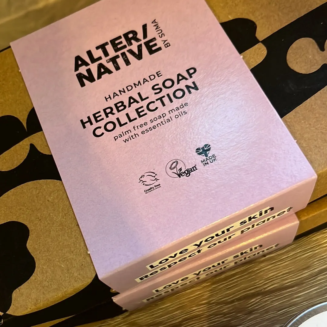 Alter/Native Gift Set
