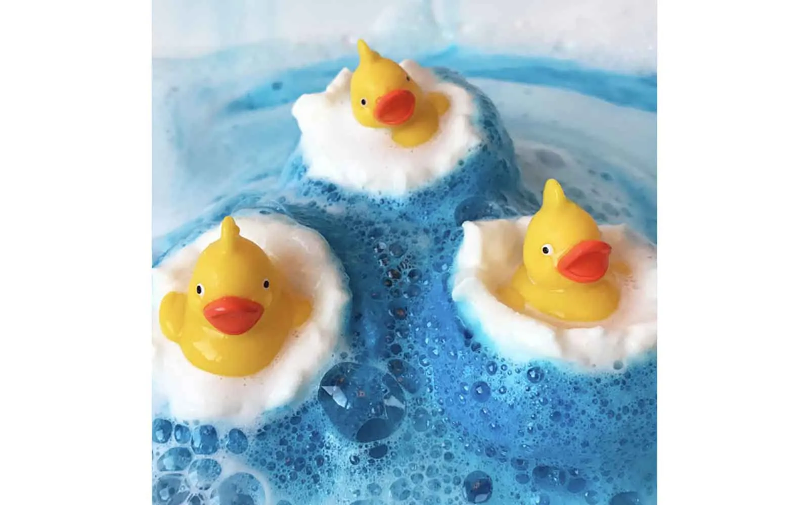 Bomb Cosmetics Pool Party Bath Blaster