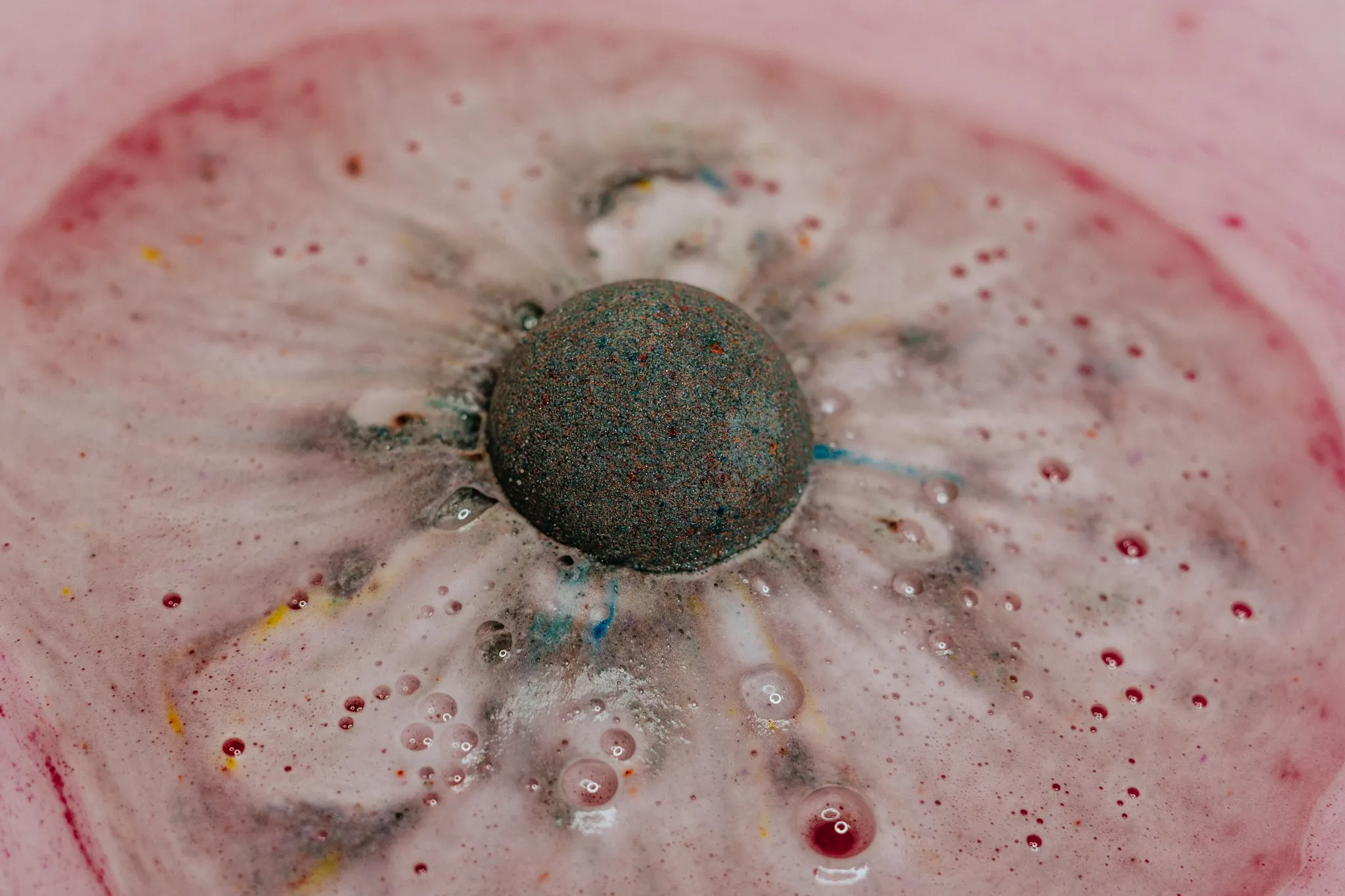 Carbon Poppy Bath Bomb - Black Opium Inspired
