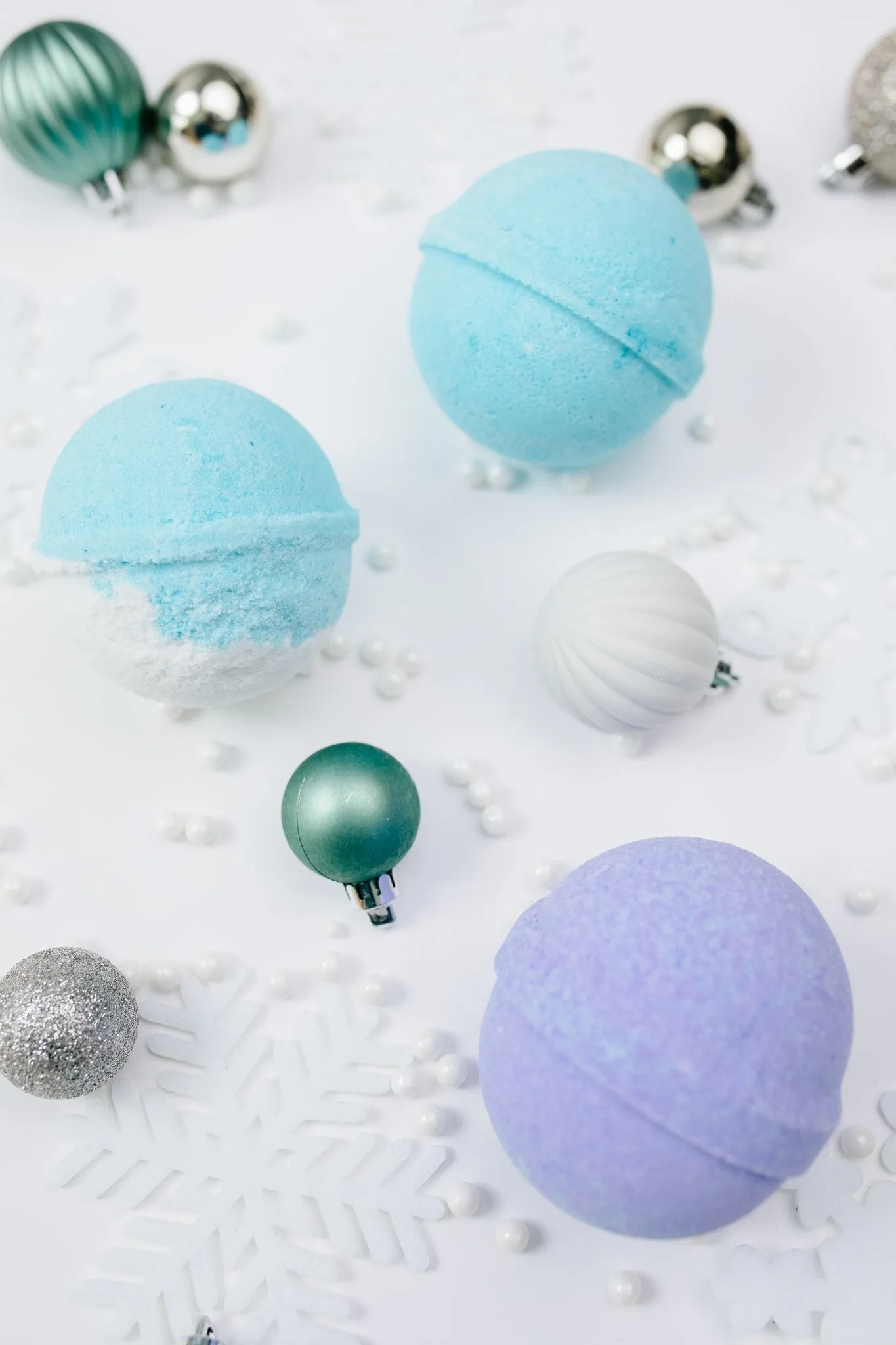 Cottage Garden Bath Bomb in Winter Wonderland