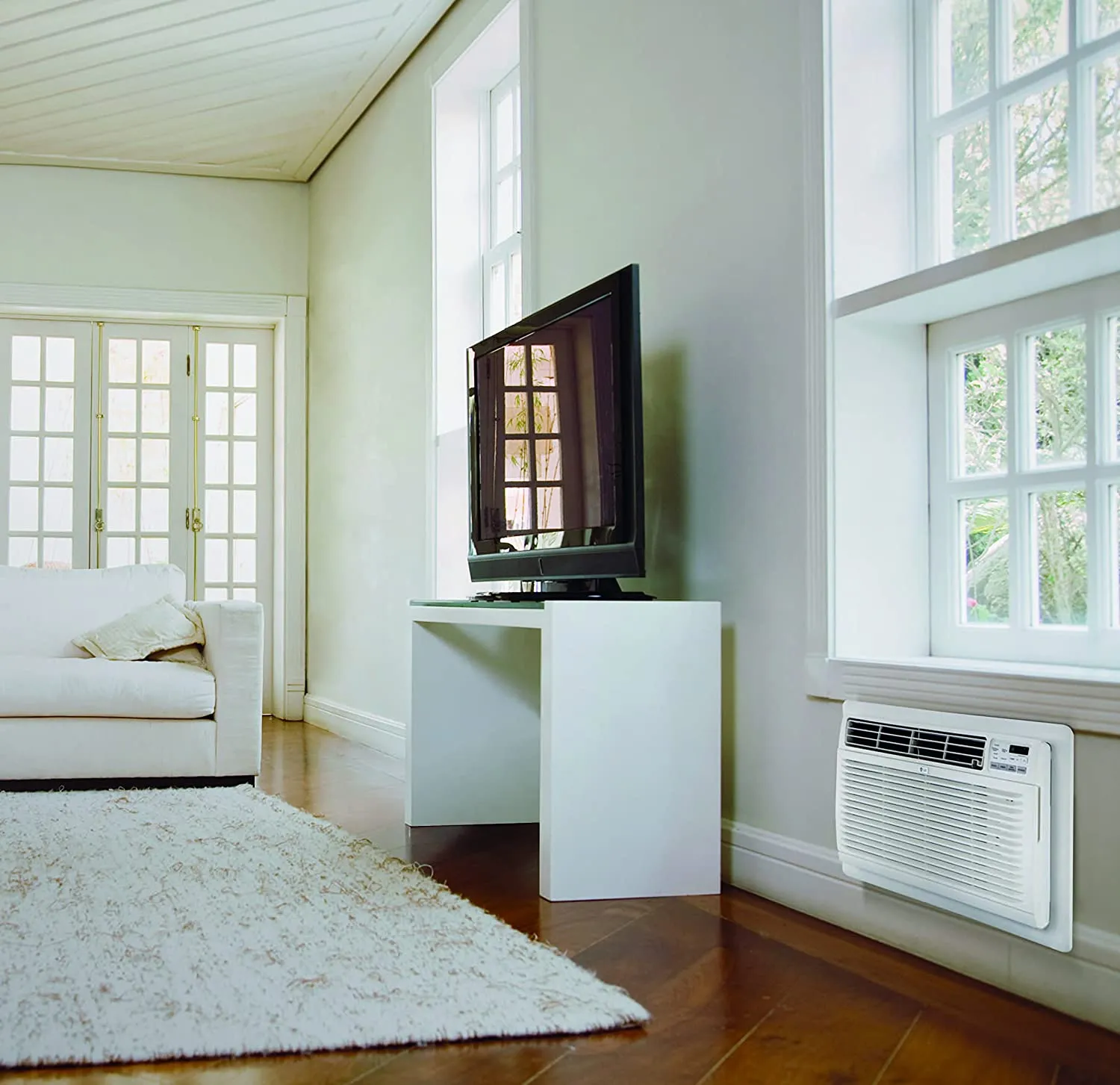 LG L 11,500 BTU 230V Through-The-Wall Remote Control Air Conditioner