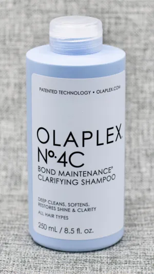 Olaplex Nº.4C BOND MAINTENANCE® CLARIFYING SHAMPOO