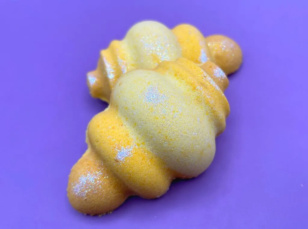 Ornament Kids Bath Bomb with Snowflake Squishy Toy Inside