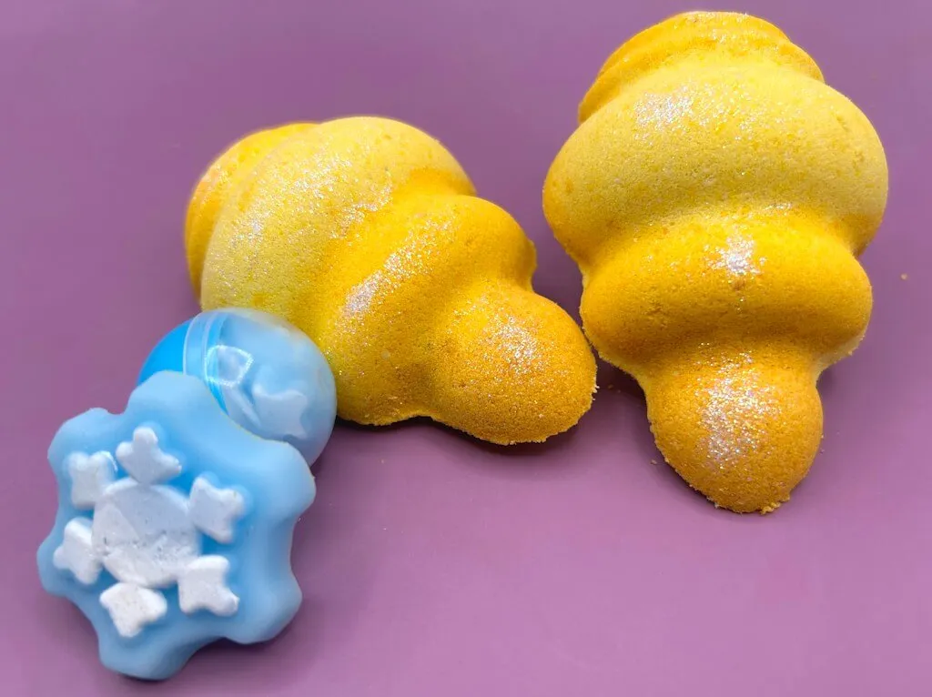 Ornament Kids Bath Bomb with Snowflake Squishy Toy Inside