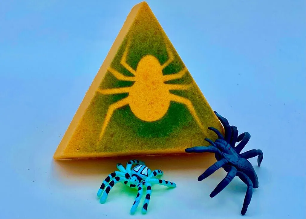 Spooky Spider Kids Bath Bomb with Spider Toys Inside